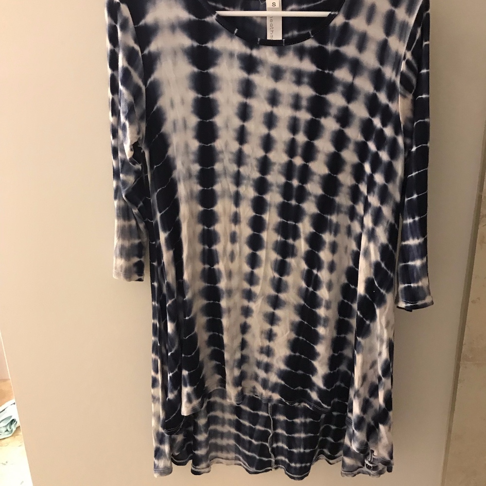 3/4 length sleeve shirt